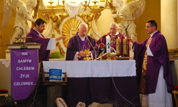 Mszy św. przewodniczył bp Andrzej F. Dziuba