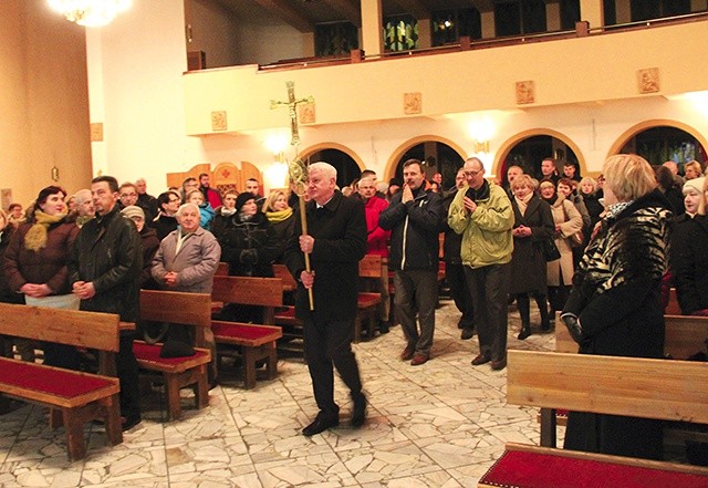  Publiczne wyznanie wiary ma charakter otwarty i może w nim wziąć każdy chrześcijanin. Następne nieszpory odbędą się 15, 16 i 17 marca w kościele pw. św. Wojciecha o 19.30