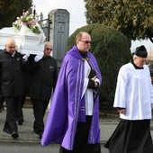 Ostatnie pożegnanie 9-letniej śp. Klaudii Pająk z Pisarzowic