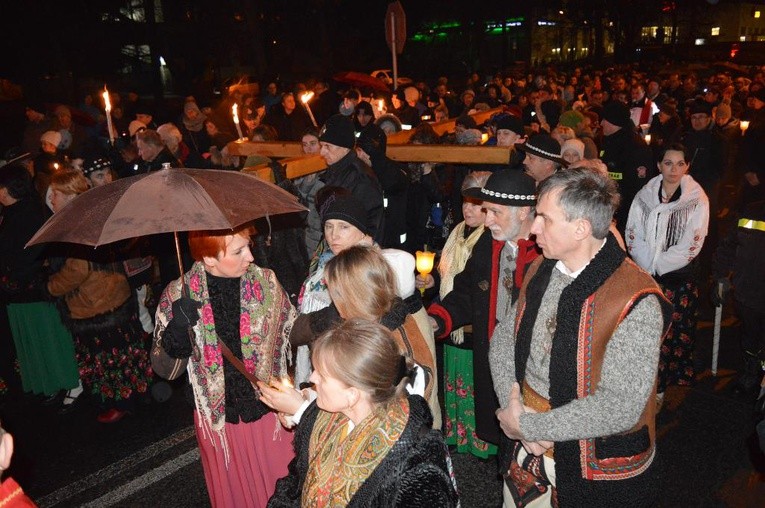 Jezus upada na skrzyżowaniu