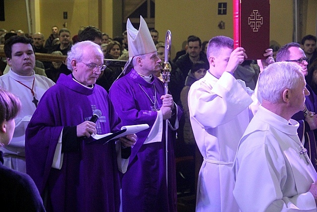 Krzyż i ikona w Polkowicach