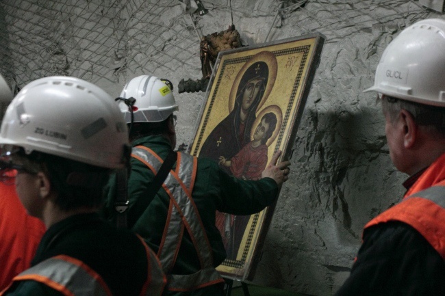 Matka Boża na przodku