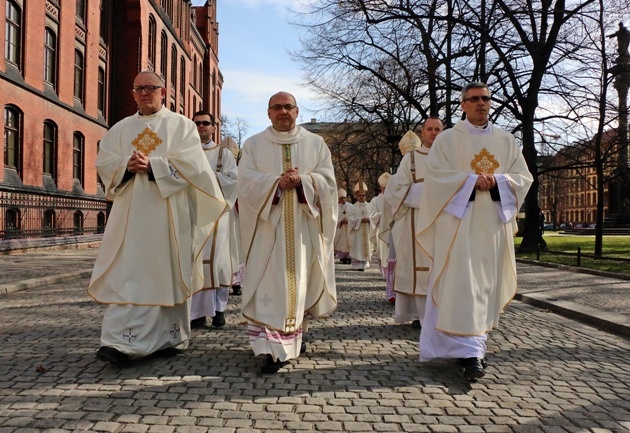 Uroczystość święceń biskupich o. Jacka Kicińskiego - cz.1