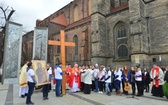 Początek peregrynacji krzyża i ikony w Świdnicy