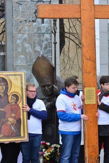 Początek peregrynacji krzyża i ikony w Świdnicy