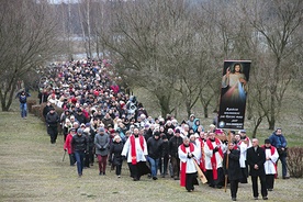 W tym roku po Kalwarii Rokitniańskiej przeszło ponad 2 tys. pielgrzymów