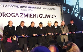  Przecięcie wstęgi na zakończenie budowy całej Drogowej Trasy Średnicowej 