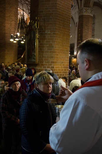 Wielki Piątek - liturgia w konkatedrze św. Jakuba