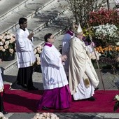 Na Placu św. Piotra zakończyła się liturgia Niedzieli Wielkanocnej