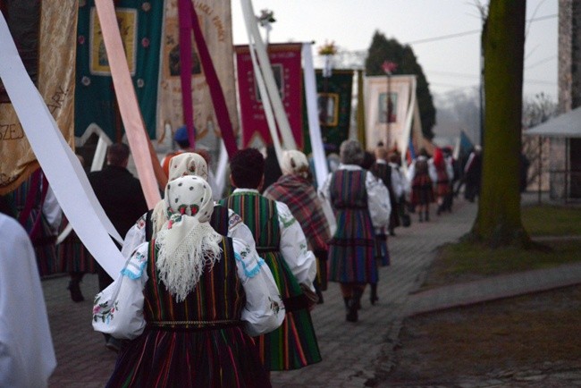 Procesja rezurekcyjna w Opocznie