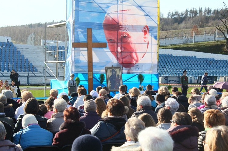 Msza papieska na stadionie