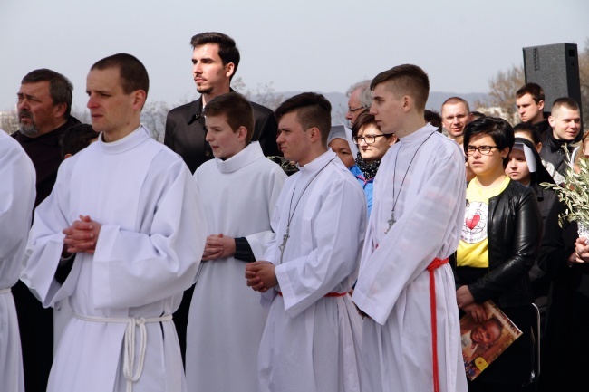 Rozdanie gałązek oliwnych w Łagiewnikach i obchody Niedzieli Miłosierdzia