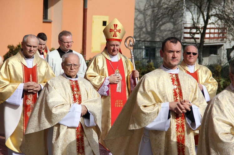 Panie, spójrz na Twój kościół