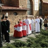 Wprowadzenie relikwii błogosławionych franciszkanów Krasów