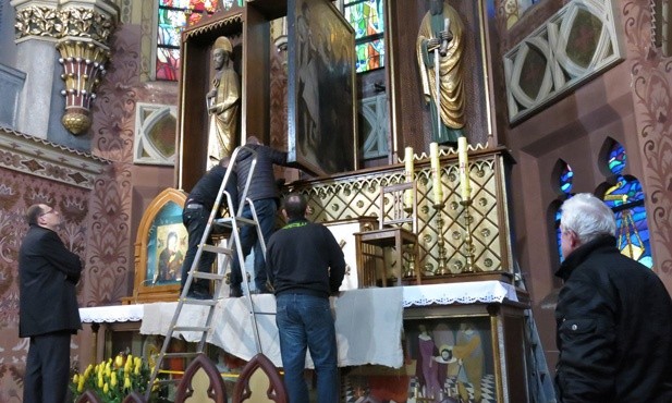 Renowacja obrazu w Komorowicach