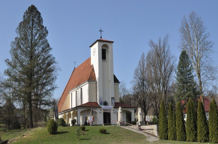 Kościół w Rzepienniku Strzyżewskim