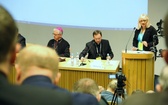 II Synod - sesja plenarna 9 kwietnia