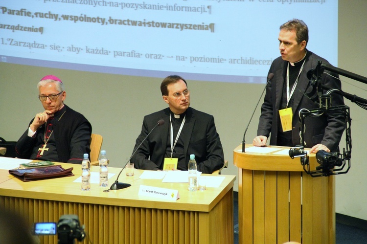 II Synod - sesja plenarna 9 kwietnia