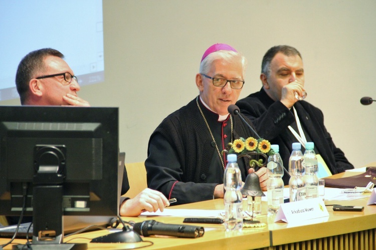 II Synod - sesja plenarna 9 kwietnia