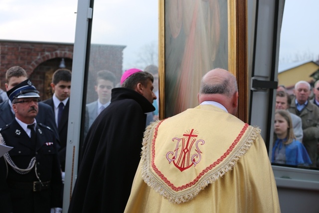 Znaki Bożego Miłosierdzia w Zabrzegu