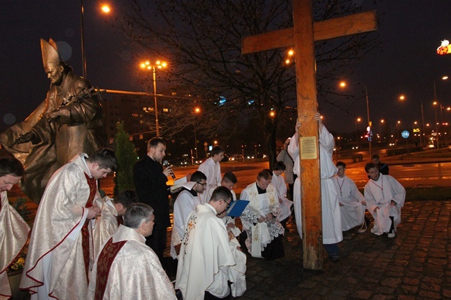 Symbole ŚDM we Wrocławiu-Gądowie