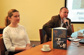  Autorzy Dorota Kurpiers i Bernard Linek wyjaśniali kulisy powstawania leksykonu