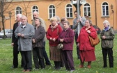 Symbole ŚDM przy kolumnie Chrystusa Króla