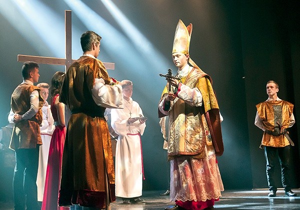 Barwne obrazy sceniczne, brawurowo wykonane partie taneczne i pięknie wyśpiewane części wokalne to efekt współpracy całego zespołu aktorskiego