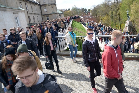 Maturzyści na Jasnej Górze - Droga Krzyżowa