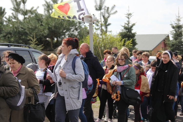 Pielgrzymka z Roszkowej Woli do Żdżar w 27. rocznicę beatyfikacji Franciszki Siedliskiej