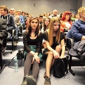 Konferencja popularnonaukowa odbyła się w Sali Błękitnej.