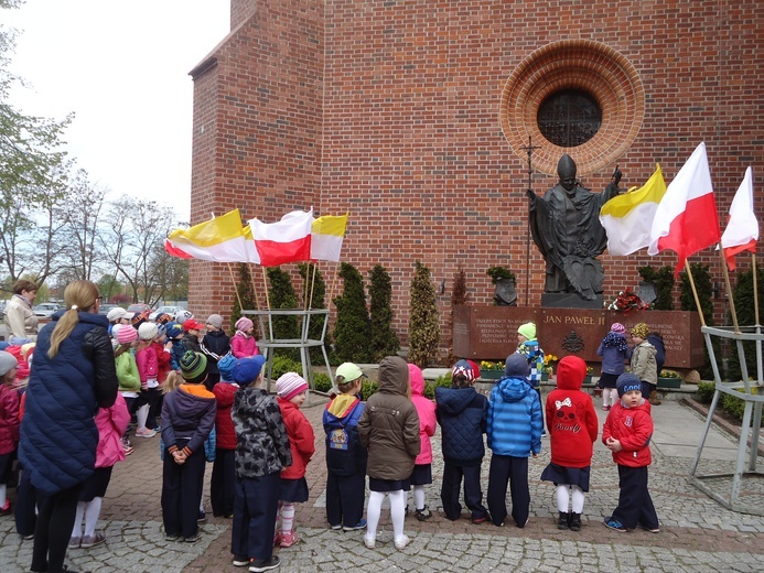 II rocznica kanonizacji Jana Pawła II - przedszkole bł. Franciszki