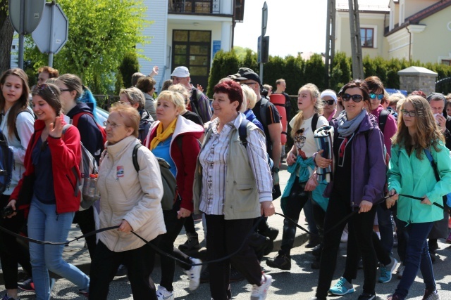 IV pielgrzymka do Łagiewnik wyrusza z Hałcnowa - cz. I