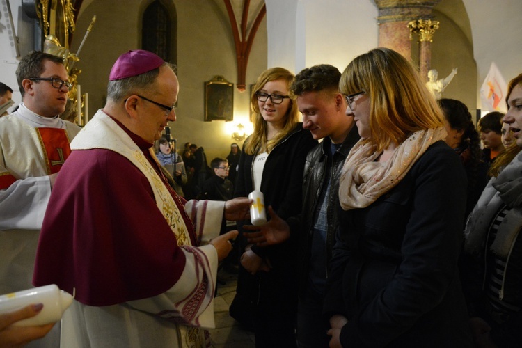 Wielkanocne czuwanie młodzieży w Jemielnicy