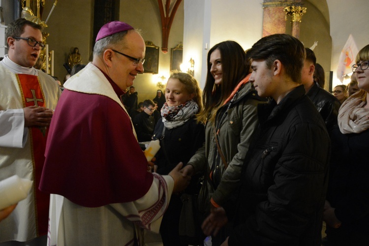 Wielkanocne czuwanie młodzieży w Jemielnicy