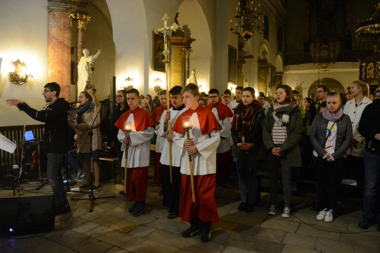 Wielkanocne czuwanie młodzieży w Jemielnicy