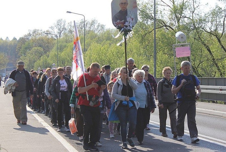 Nowa Wieś przywitała pielgrzymów grupy św. Maksymiliana