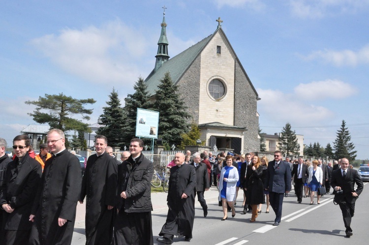 Parafia w Borzęcinie Dolnym ma 80 lat 