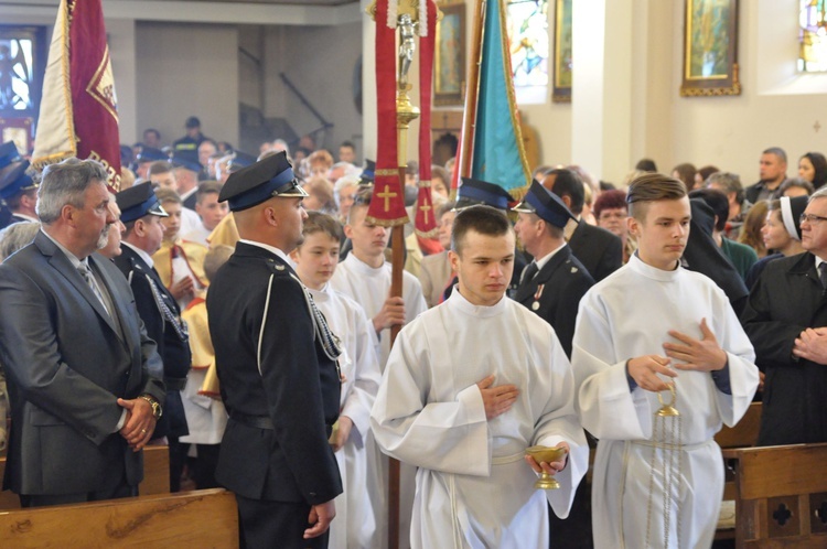 Parafia w Borzęcinie Dolnym ma 80 lat 