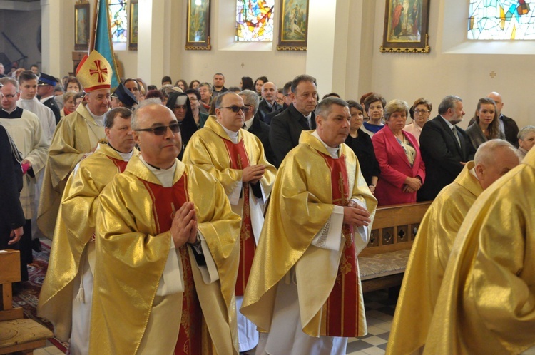 Parafia w Borzęcinie Dolnym ma 80 lat 