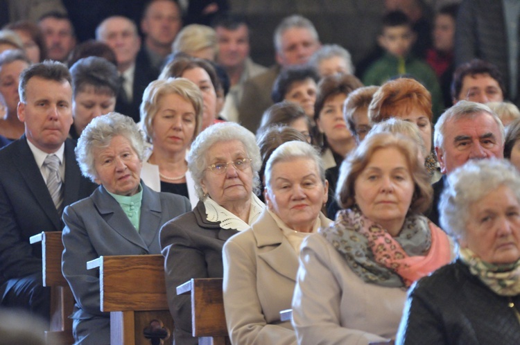 Parafia w Borzęcinie Dolnym ma 80 lat 