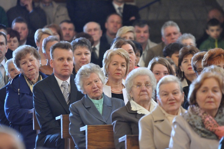 Parafia w Borzęcinie Dolnym ma 80 lat 