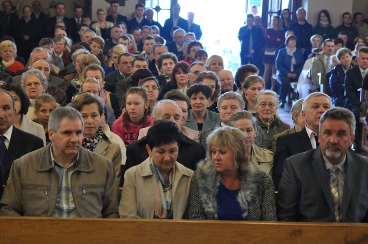 Parafia w Borzęcinie Dolnym ma 80 lat 