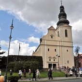 Kościół św. Jana Chrzciciela w Trzciance.  To tutaj od 70 lat posługują księża saletyni.