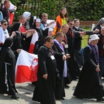 IV pielgrzymka z Hałcnowa dotarła do Łagiewnik - część pierwsza