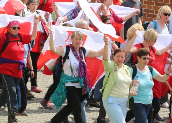 IV pielgrzymka z Hałcnowa dotarła do Łagiewnik - część pierwsza