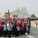 IV pielgrzymka z Hałcnowa dotarła do Łagiewnik - część pierwsza