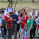 IV pielgrzymka z Hałcnowa dotarła do Łagiewnik - część pierwsza