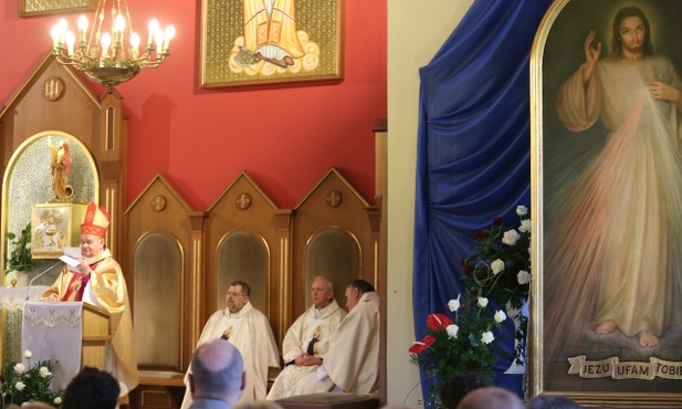 Koncelebrowanej Eucharystii przewodniczył bp Tadeusz Rakoczy