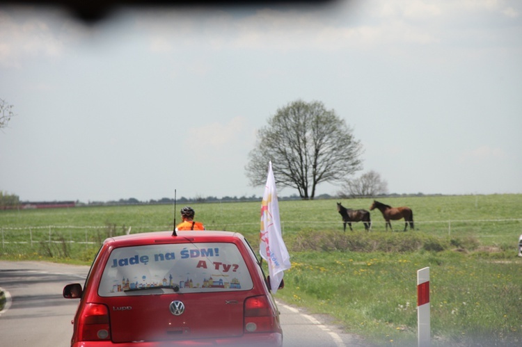 Pielgrzymka na rolkach i hulajnogach do Tychów - cz. I